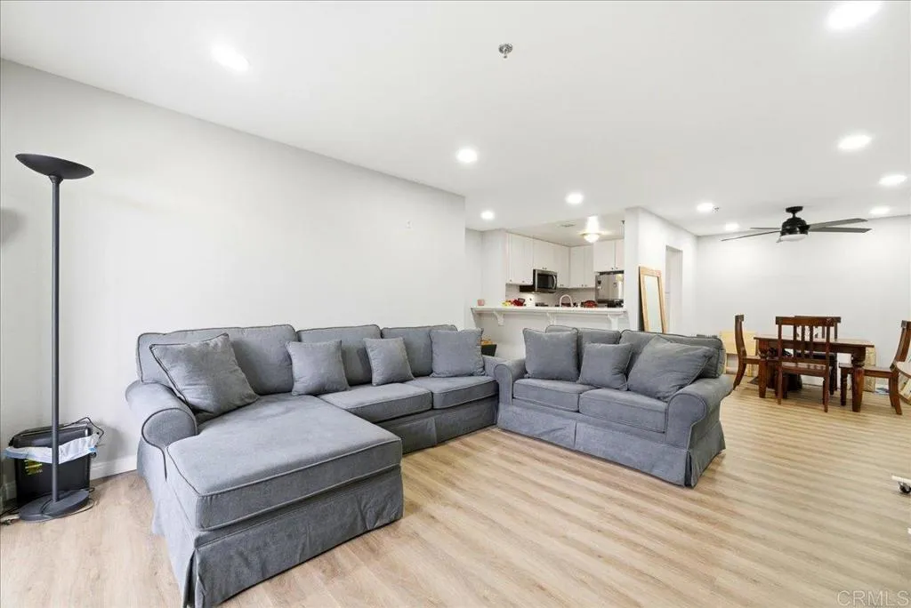 https://cdn.realtyfeed.com/cdn/127/306728695/a796e3ec073499357708107beb517edc.webp