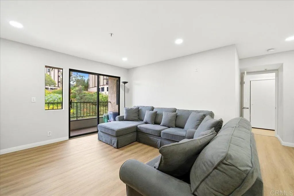 https://cdn.realtyfeed.com/cdn/127/306728695/a8390b254a9da22a2d89d877beb2dba9.webp