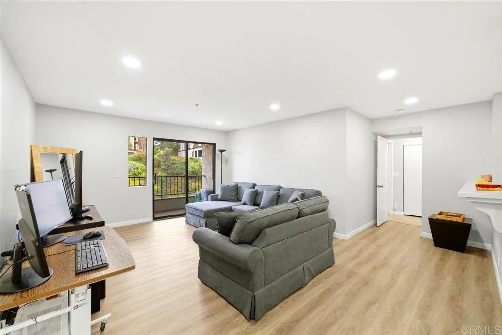 https://cdn.realtyfeed.com/cdn/127/306728695/ccbf202cf6a29fd9a2d1f4867e7ca16e.webp