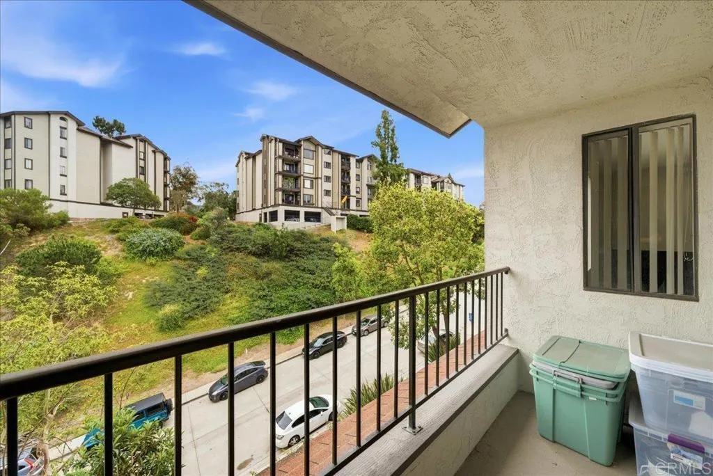https://cdn.realtyfeed.com/cdn/127/306728695/e4d7def08b8104895e818e6c4b228375.webp