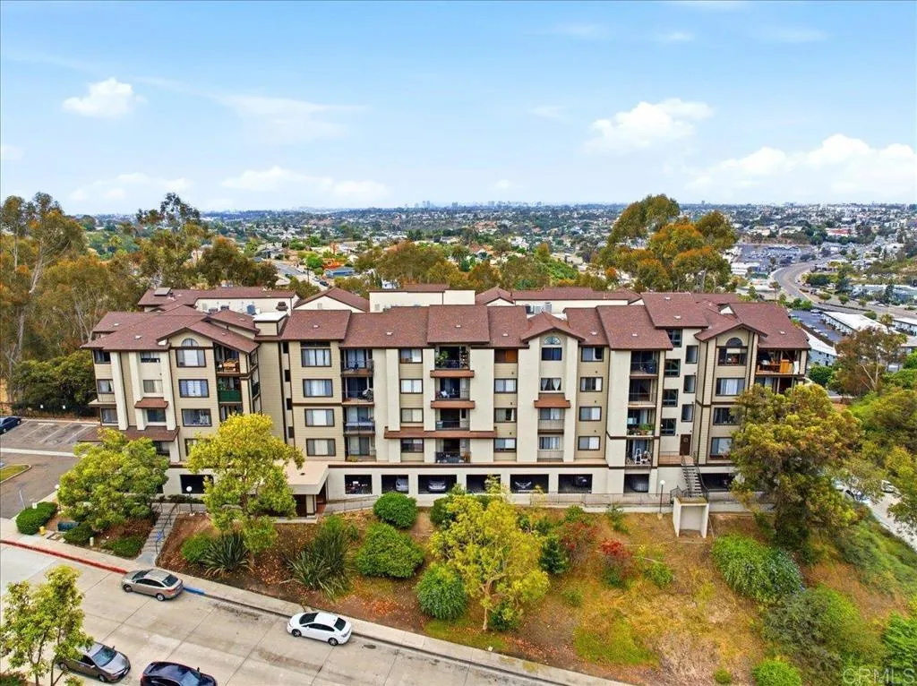 https://cdn.realtyfeed.com/cdn/127/306728695/fb1b10a5f0577a632356a531187cf6b6.webp