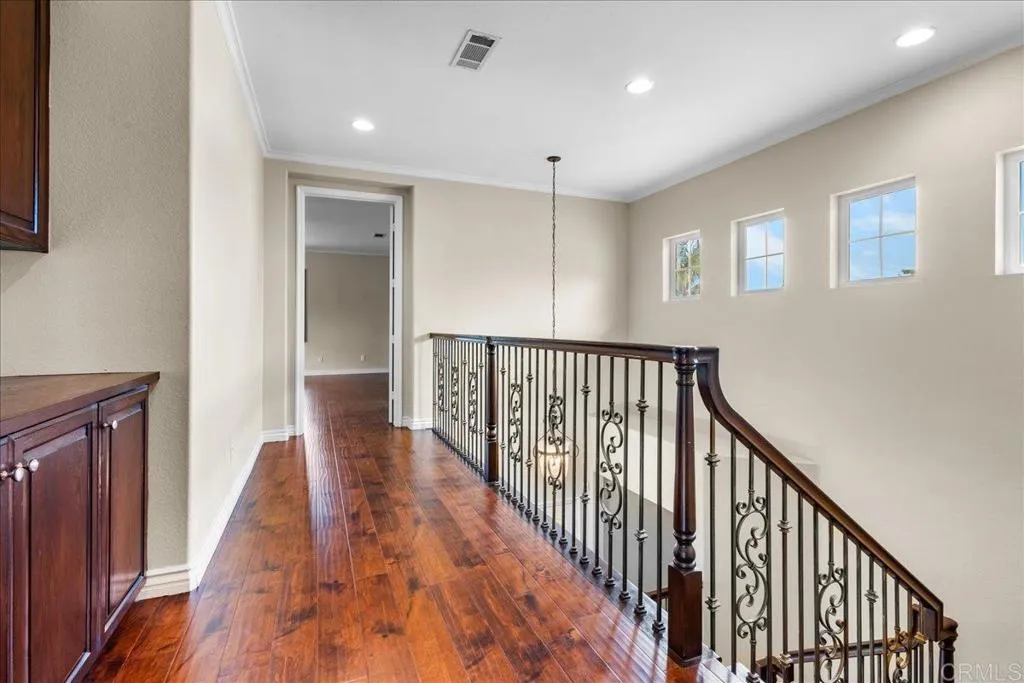 https://cdn.realtyfeed.com/cdn/127/306728705/643aca04016761cf0eb132c00fb00e67.webp