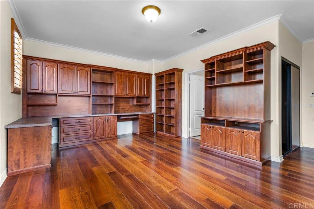 https://cdn.realtyfeed.com/cdn/127/306728705/c682a2ca4041a7d27d88a2cc6951ce09.webp