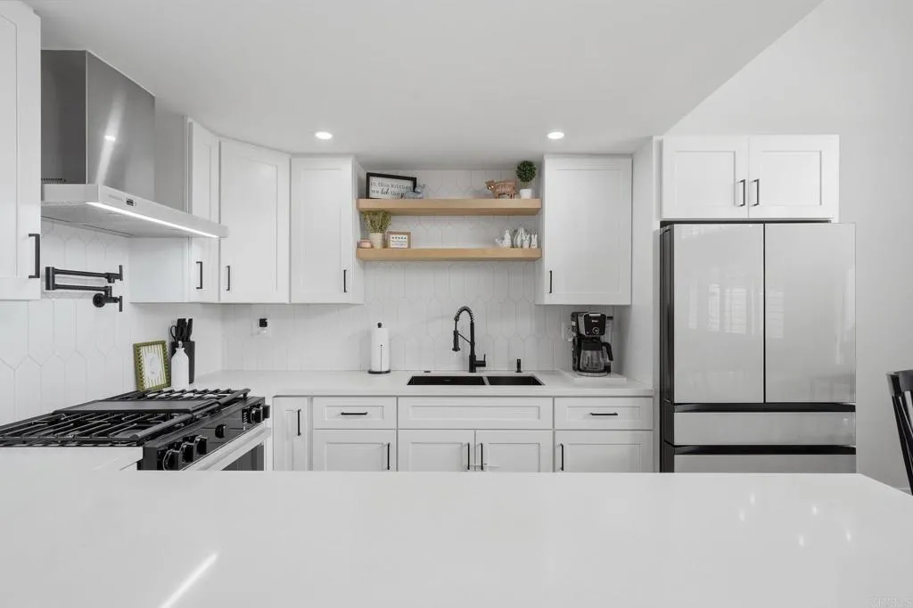 https://cdn.realtyfeed.com/cdn/127/306728708/922e3e3a5b52da6272dd7a3fbaf82a78.webp