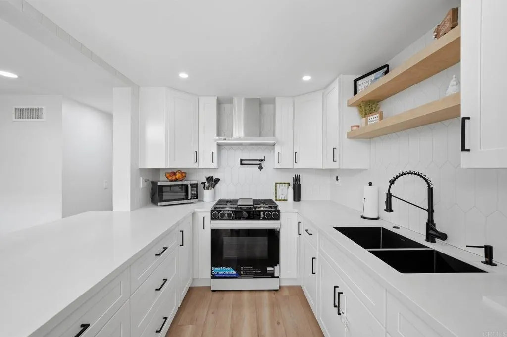 https://cdn.realtyfeed.com/cdn/127/306728708/bb0cb2f36bed6cba6d37d92ee4f7e4f7.webp