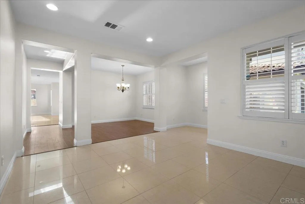 https://cdn.realtyfeed.com/cdn/127/306728713/1b96df78b8138e21109c549852930dde.webp