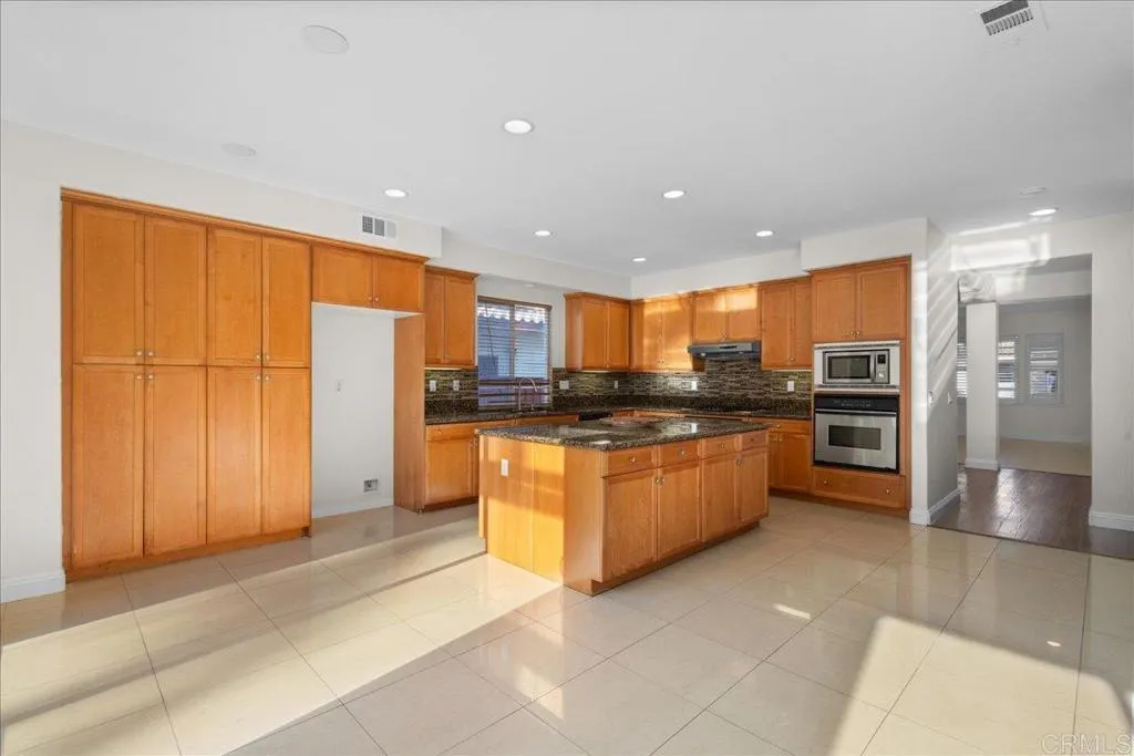 https://cdn.realtyfeed.com/cdn/127/306728713/47b22f6b20e7a59c7fff2f9e3cc9a5e9.webp