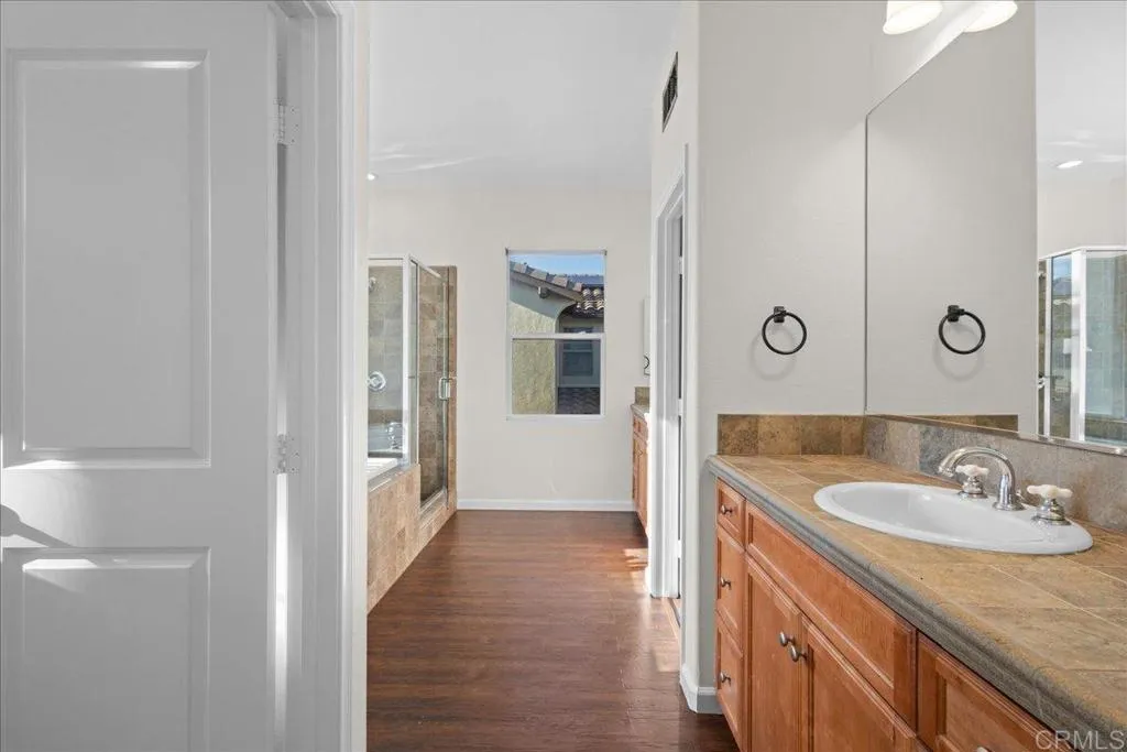 https://cdn.realtyfeed.com/cdn/127/306728713/6436ab2e5c0f642051e9962c3c3d5c8f.webp