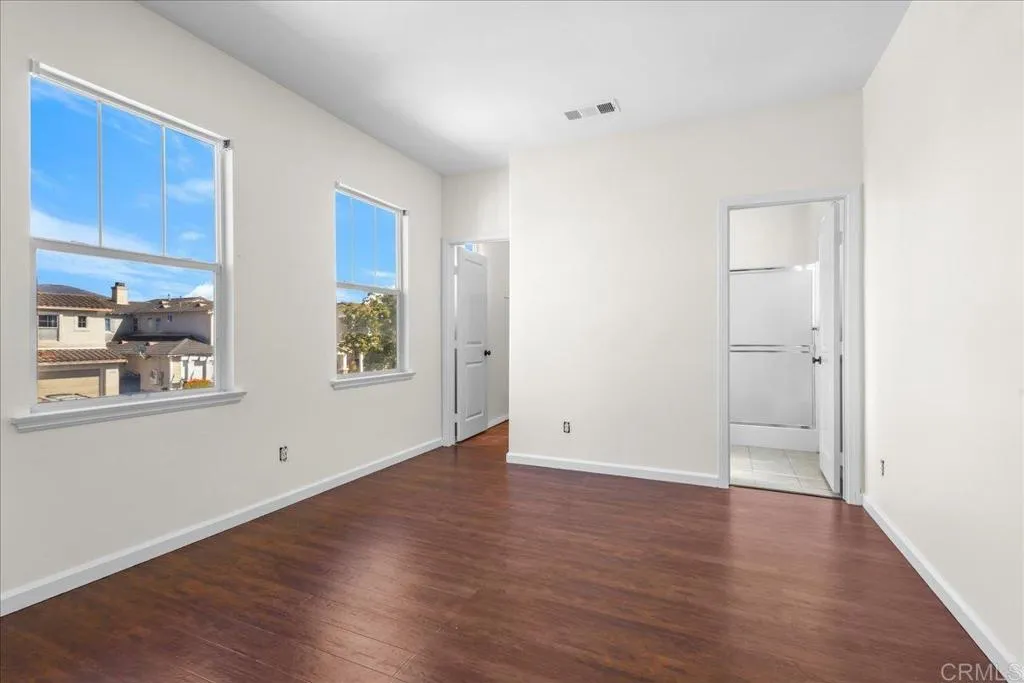 https://cdn.realtyfeed.com/cdn/127/306728713/76ec2474f96a744651dbd5e42788954a.webp