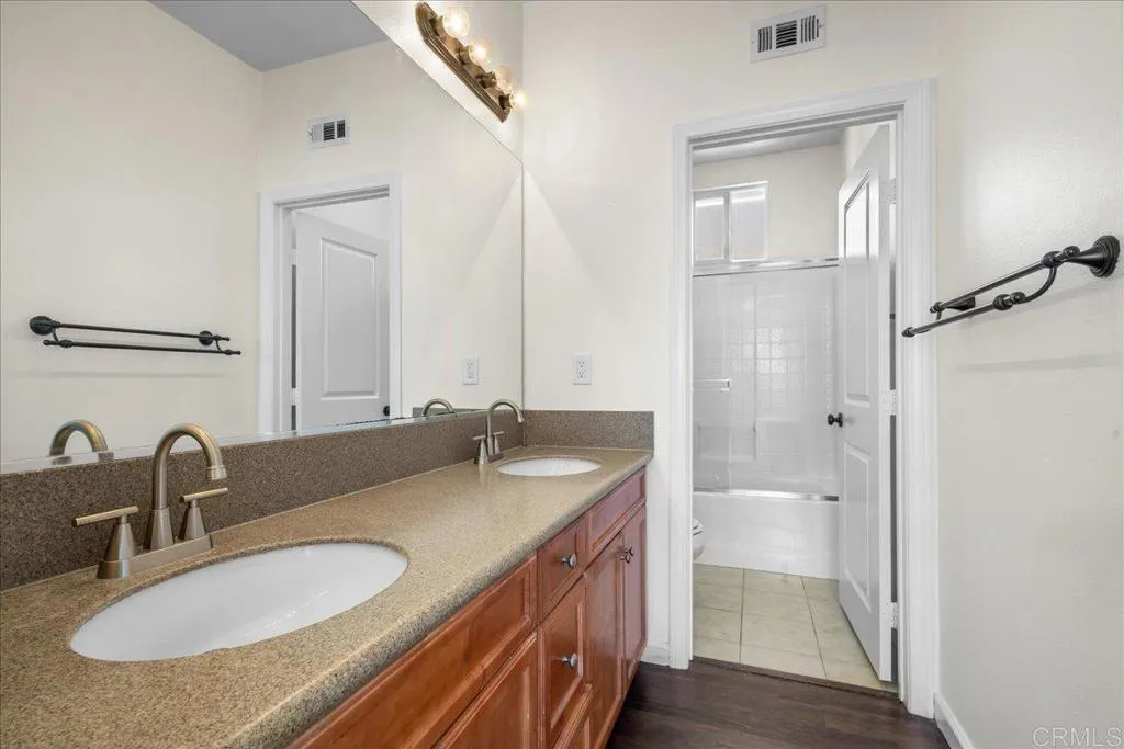 https://cdn.realtyfeed.com/cdn/127/306728713/d74f1cc3a71b0c6d3a7403329183a389.webp