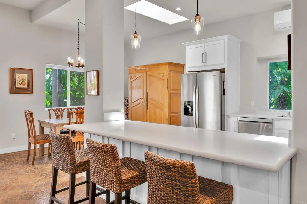 https://cdn.realtyfeed.com/cdn/127/306728721/06f9ef64cd37a0df2bd45a4d3457da18.webp