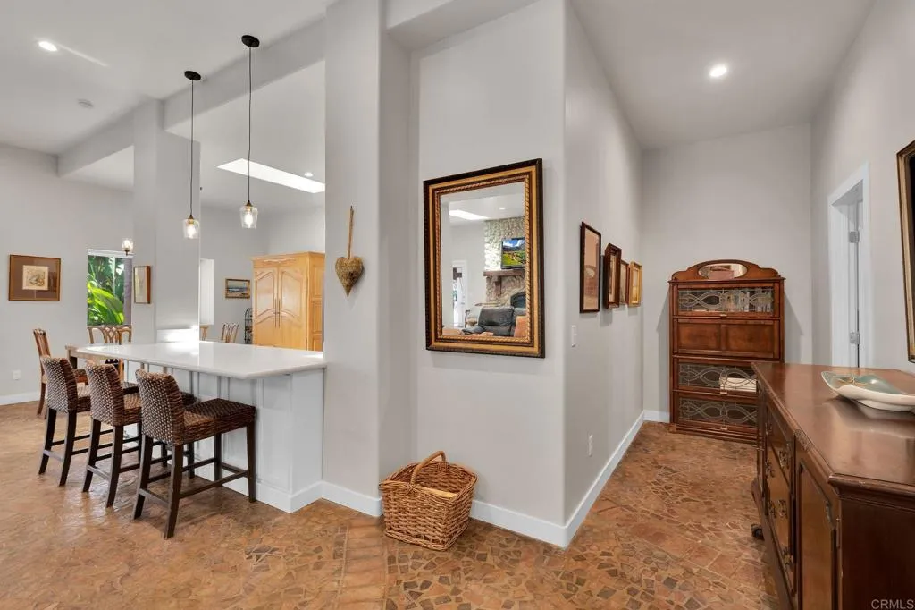 https://cdn.realtyfeed.com/cdn/127/306728721/c1e8d923c38156f16f70bfb6596ff0ba.webp