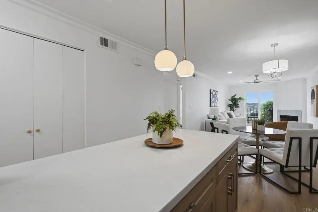 https://cdn.realtyfeed.com/cdn/127/306728724/25a8fe8660da8741e66cff7ab67bf21f.webp