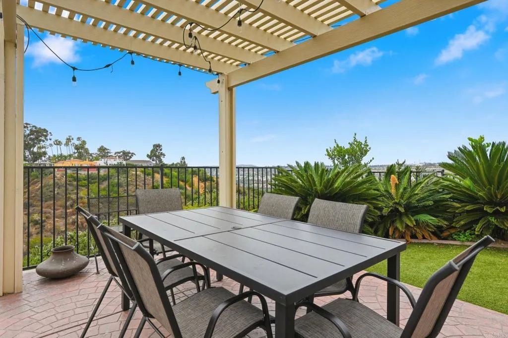 https://cdn.realtyfeed.com/cdn/127/306728724/c7c9322afda62ab0c71ef16d6235b188.webp