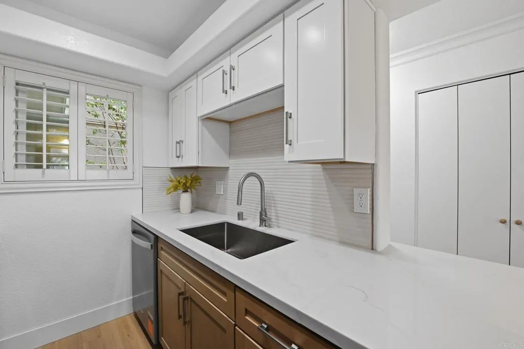https://cdn.realtyfeed.com/cdn/127/306728724/ce78e9af407741f95026548c7a41d90a.webp