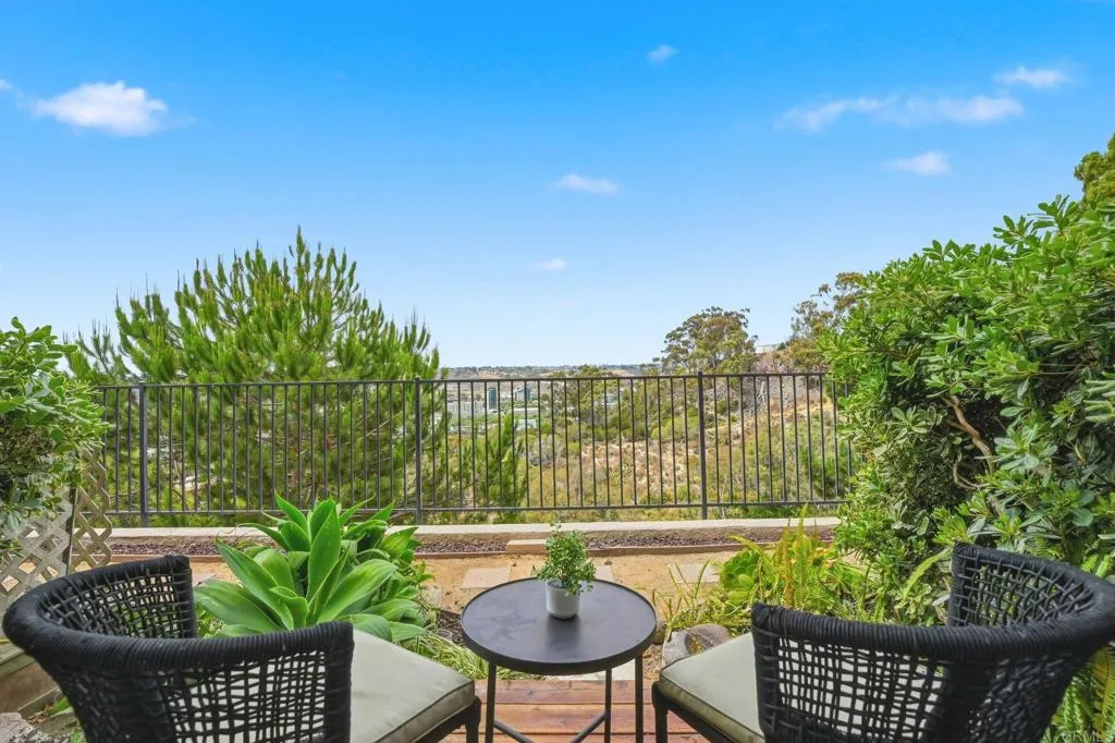https://cdn.realtyfeed.com/cdn/127/306728724/d57ce6099bceba72bf0f2e4c61bee649.webp