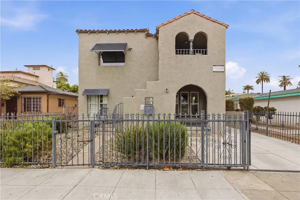 2911 S Palm Grove Avenue, Los Angeles, CA 90016 - Photo 2 of 31, Los Angeles, CA