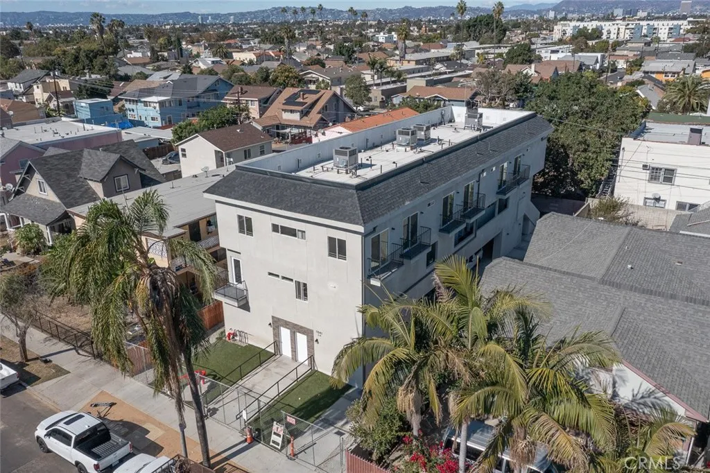 1041 W Leighton Avenue, Los Angeles, CA 90037 - Photo 3 of 26, Los Angeles, CA