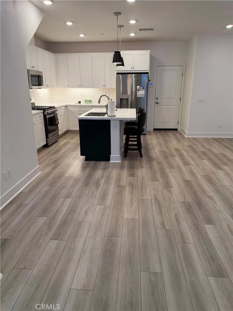 Corona, CA 92883