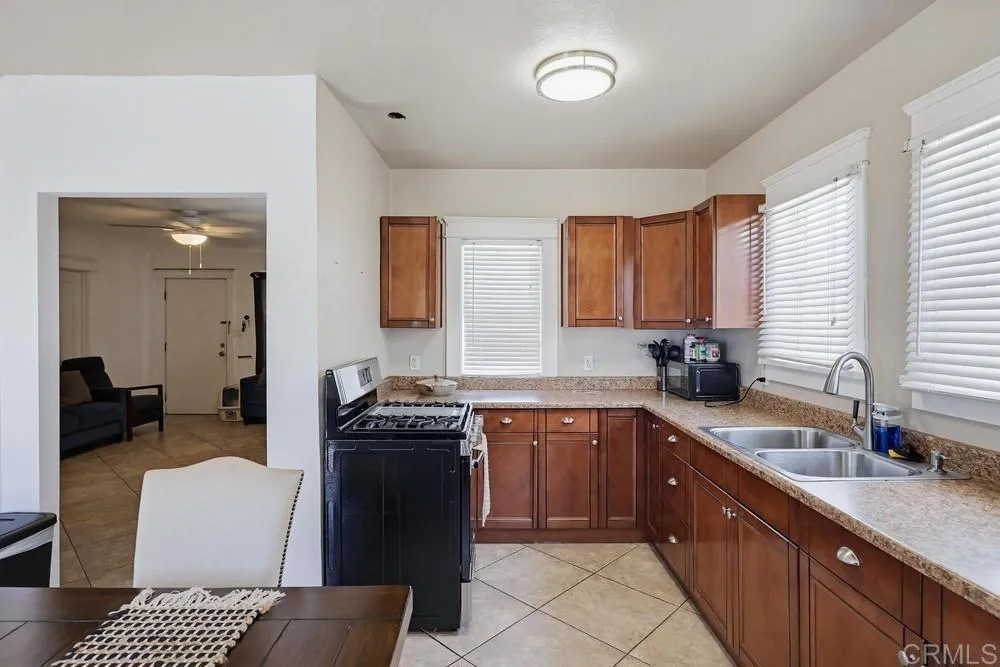 https://cdn.realtyfeed.com/cdn/127/306728760/2da67fbd295c189109071ab2871cb027.webp