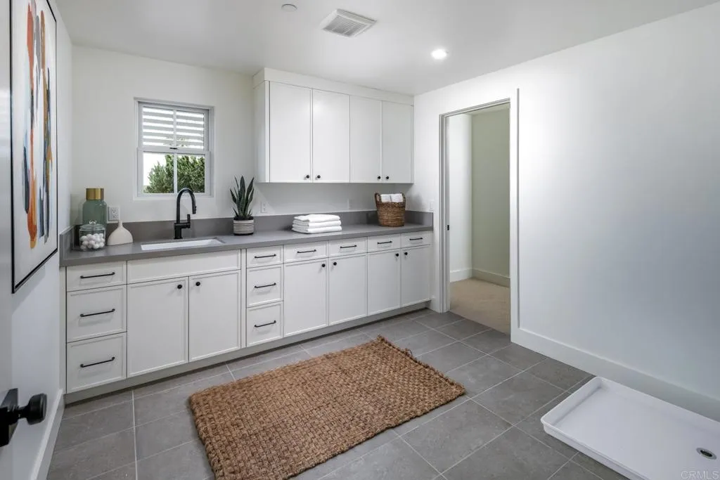 https://cdn.realtyfeed.com/cdn/127/306728766/6dbb0849f9a52f45636251be7ddfdde3.webp