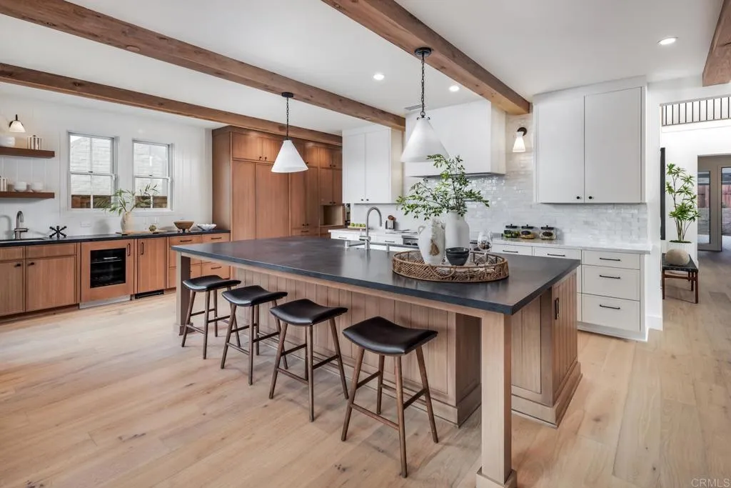 https://cdn.realtyfeed.com/cdn/127/306728766/bb2eb43e4afe0ca58d98bf7aa2deed27.webp