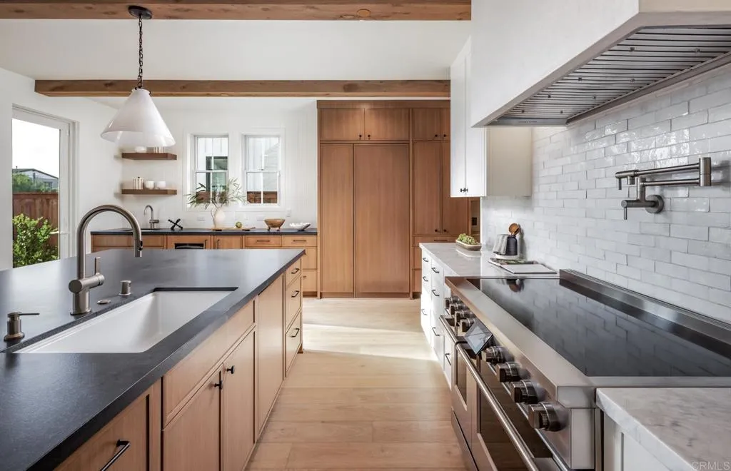 https://cdn.realtyfeed.com/cdn/127/306728766/e1e76748a5218b737669aef2d06e5924.webp