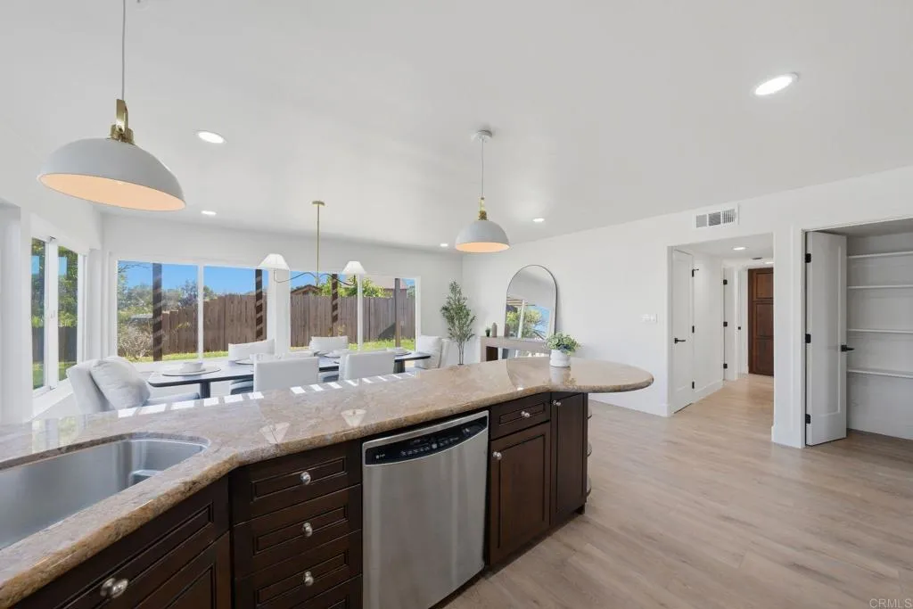 https://cdn.realtyfeed.com/cdn/127/306728804/1c7551e855c9a29bdd17c89c997a87c5.webp