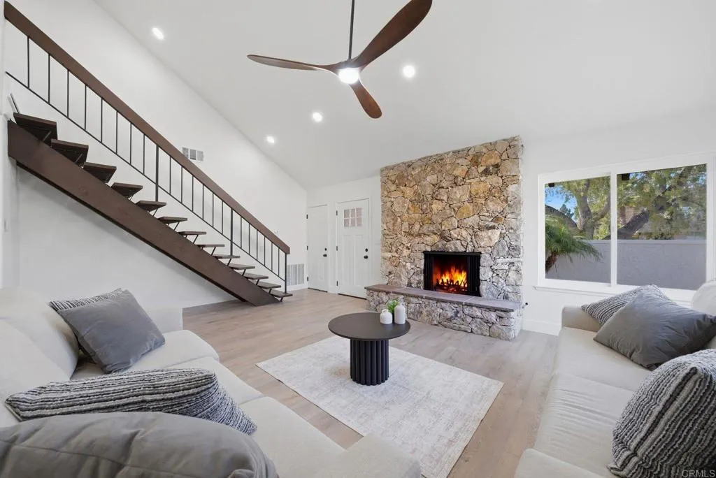 https://cdn.realtyfeed.com/cdn/127/306728804/f36b7f1993ee1b4796d916bd63632b0f.webp