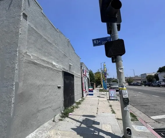 9223 S San Pedro, Los Angeles, CA 90003 - Photo 2 of 2, Los Angeles, CA