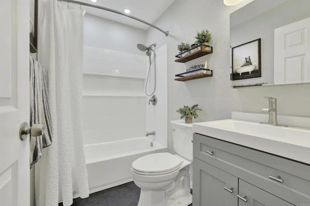 https://cdn.realtyfeed.com/cdn/127/306728910/12c48f5596fec44154a6def098f78cdc.webp