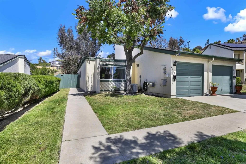 https://cdn.realtyfeed.com/cdn/127/306728910/249111e5ea481e914944a5af3e34ca84.webp