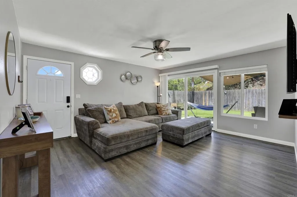 https://cdn.realtyfeed.com/cdn/127/306728910/8476084a802f03775046df96f4bfdcc8.webp