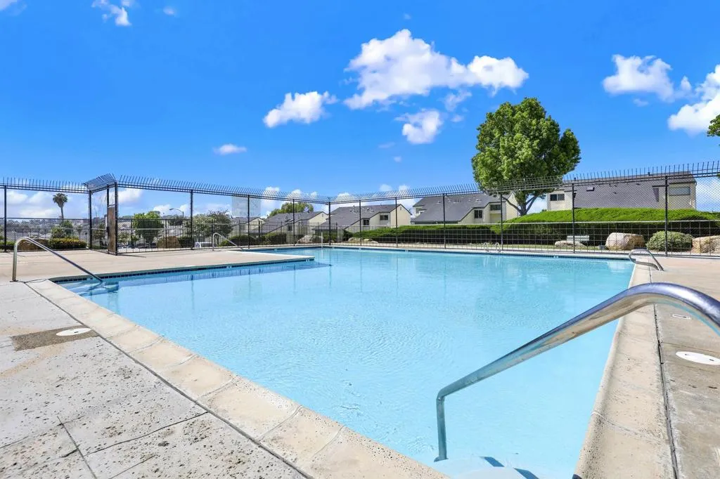 https://cdn.realtyfeed.com/cdn/127/306728910/e1ed1bd3970bd2313334a6b2e81577fe.webp