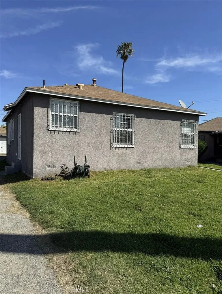 Compton, CA 90221