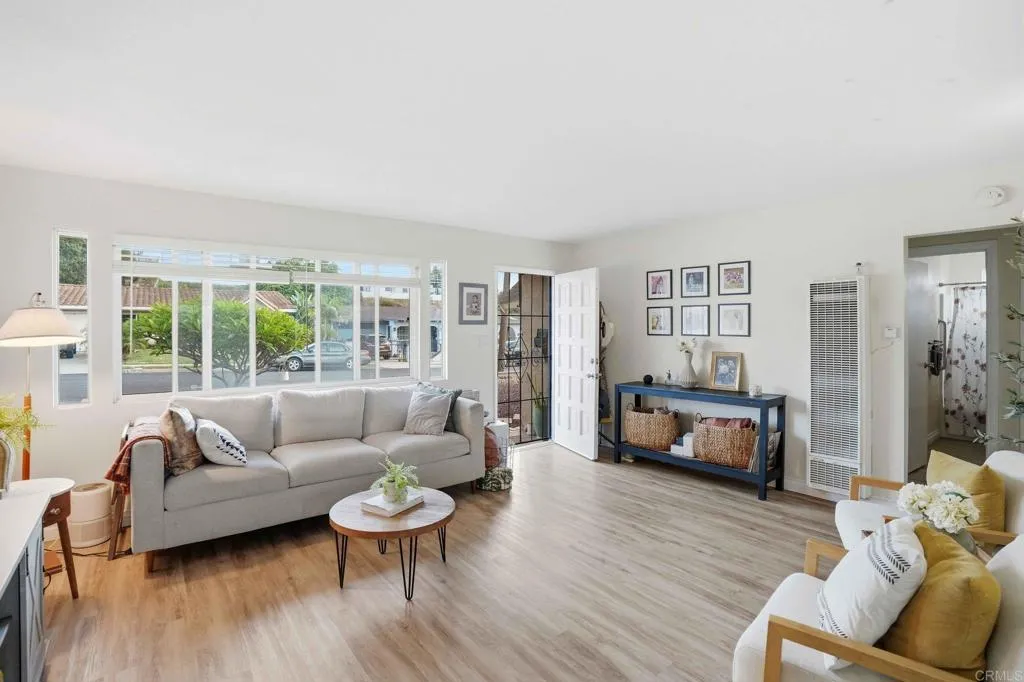 https://cdn.realtyfeed.com/cdn/127/306728966/438ea1c6ddfa14142ed7dbb9575b5922.webp