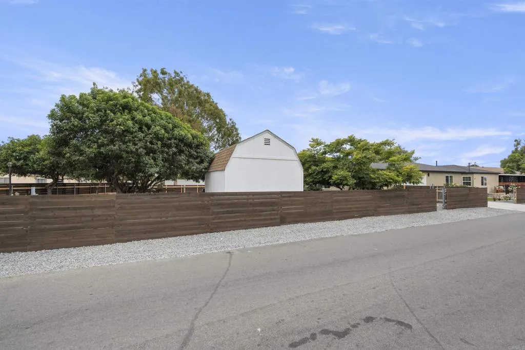 https://cdn.realtyfeed.com/cdn/127/306728977/2bc39a6a89ffe3ce9b4ac9e47e6987fc.webp