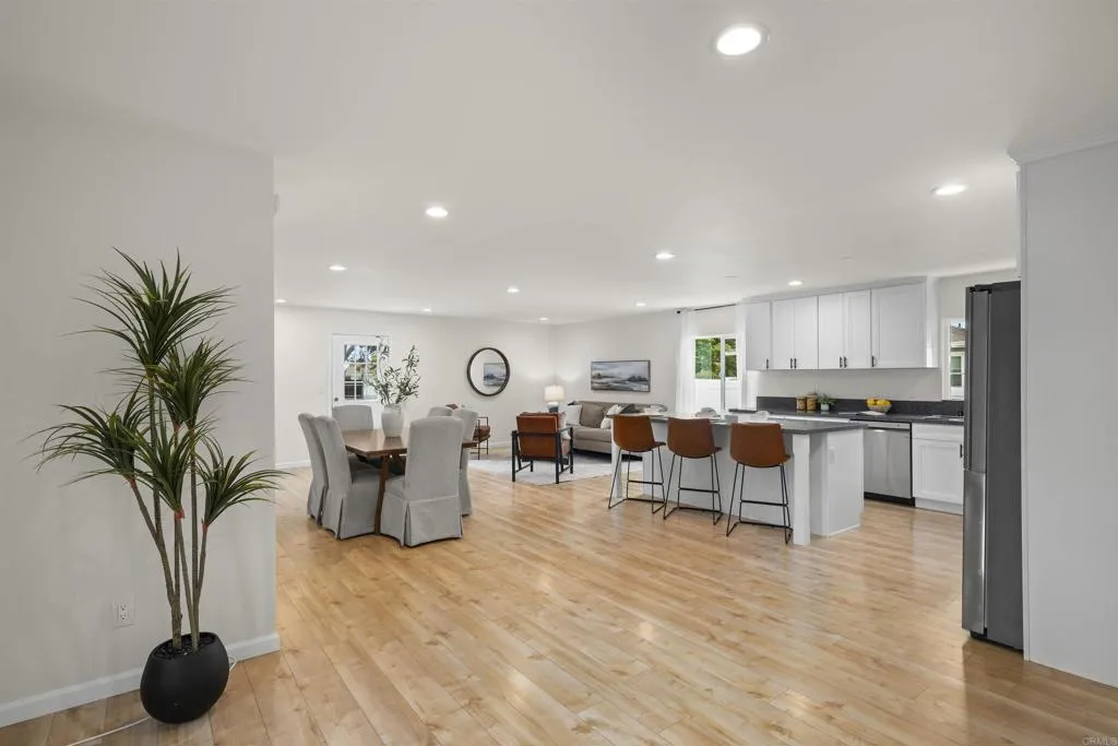 https://cdn.realtyfeed.com/cdn/127/306728977/ac1091719ad3deab9883bd90cd41330c.webp