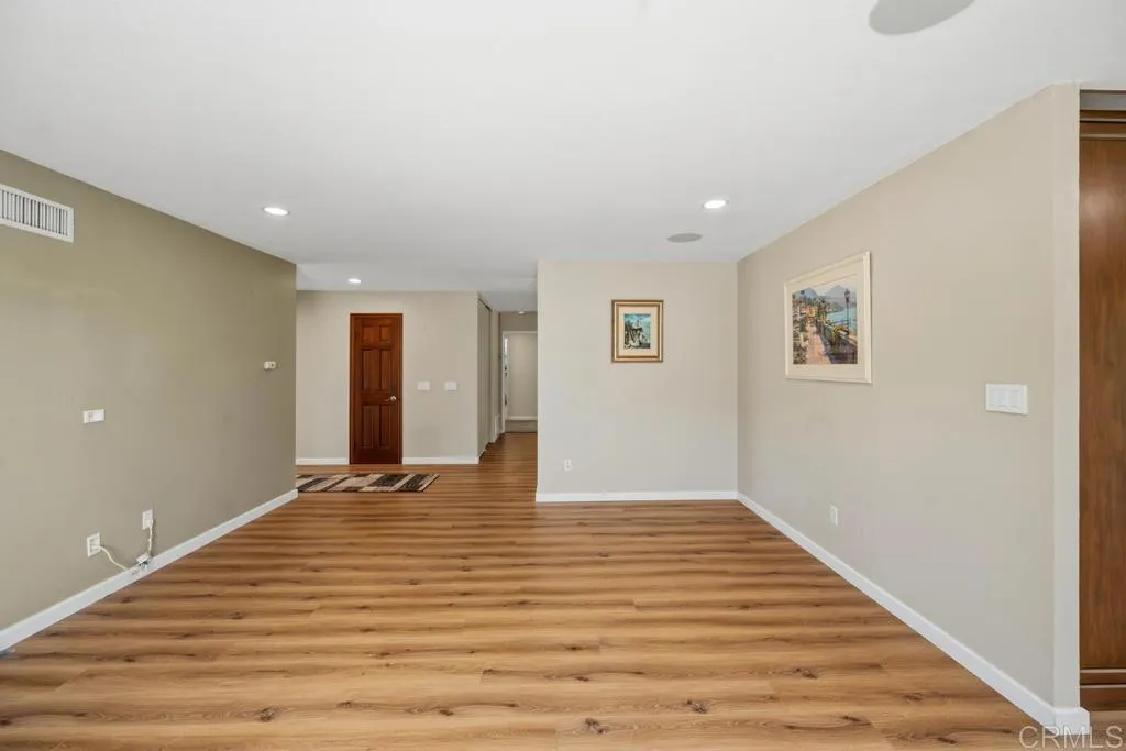 https://cdn.realtyfeed.com/cdn/127/306728986/051d9611b793f3cb8e72c3e0a490c4e4.webp