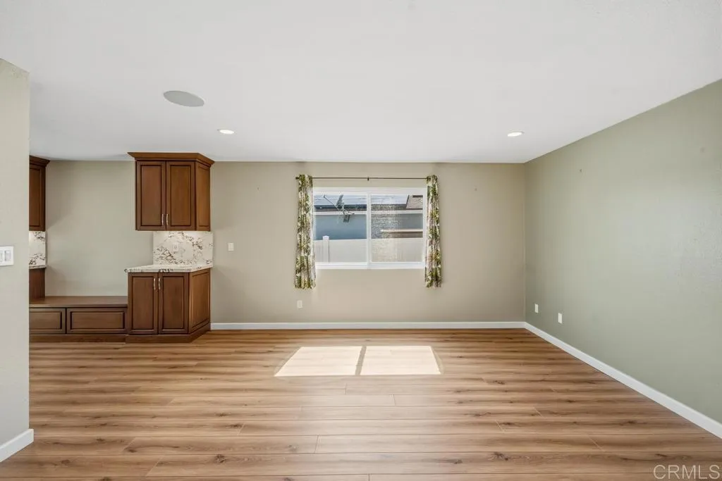 https://cdn.realtyfeed.com/cdn/127/306728986/7cd8695f2284557f49051531168d71bc.webp