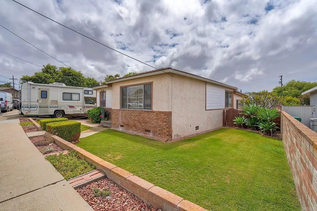 https://cdn.realtyfeed.com/cdn/127/306729000/b732a283704c4cf3310bf0c54628eff1.webp