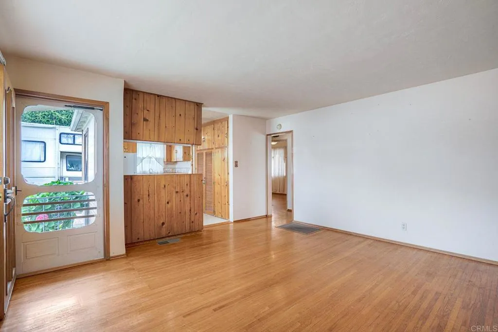 https://cdn.realtyfeed.com/cdn/127/306729000/ca6c47073eed5e0ef7d70c53e39bba0c.webp