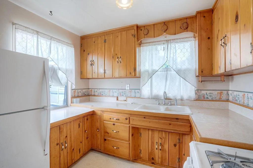 https://cdn.realtyfeed.com/cdn/127/306729000/fe1cdffe741cf7d4d322c16f594dbcf4.webp