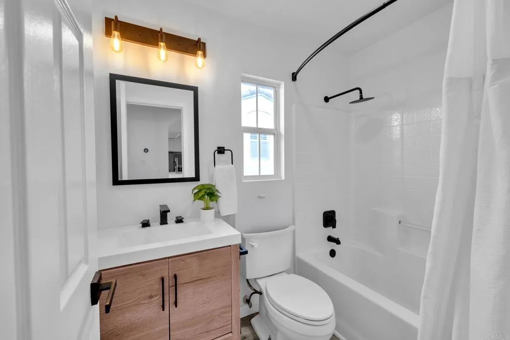 https://cdn.realtyfeed.com/cdn/127/306729042/e2d3d7c9ef882b0964dcb95bd2ae9a7d.webp