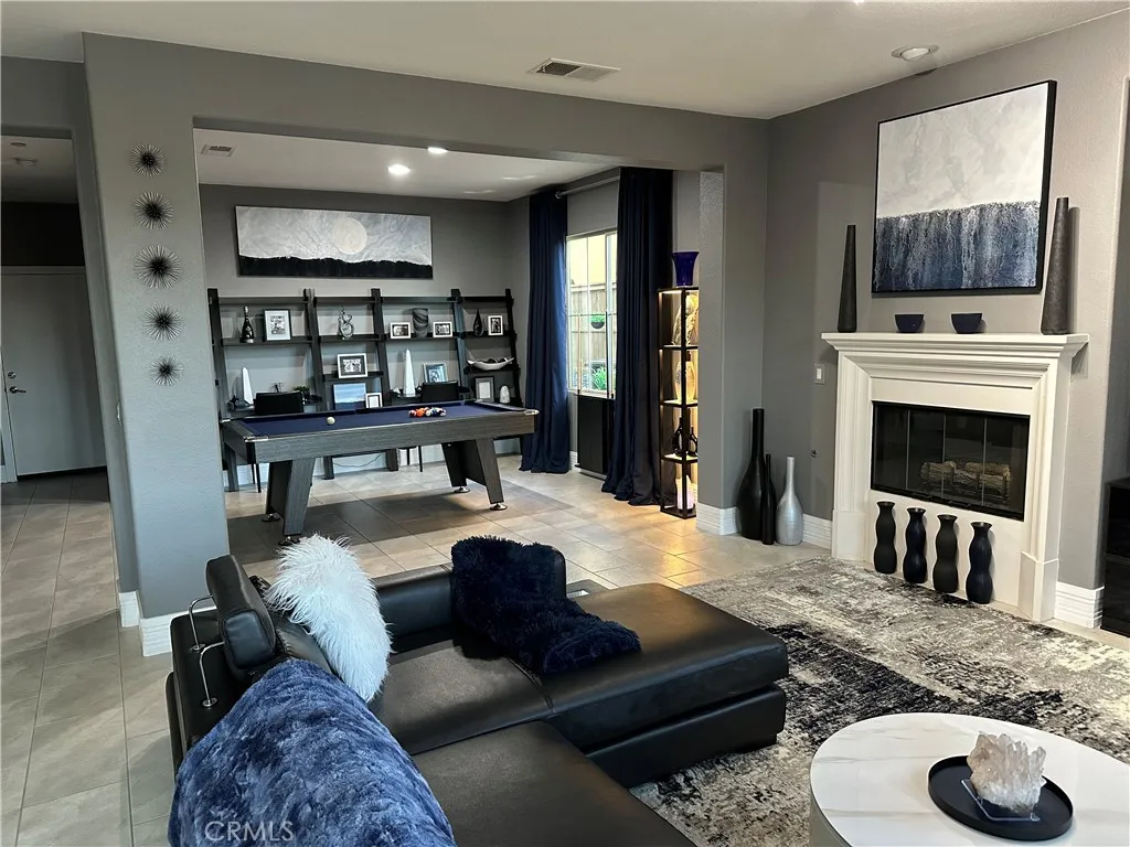 https://cdn.realtyfeed.com/cdn/127/306729053/3df5fa0a716b6860b53c5c23a7b04dee.webp