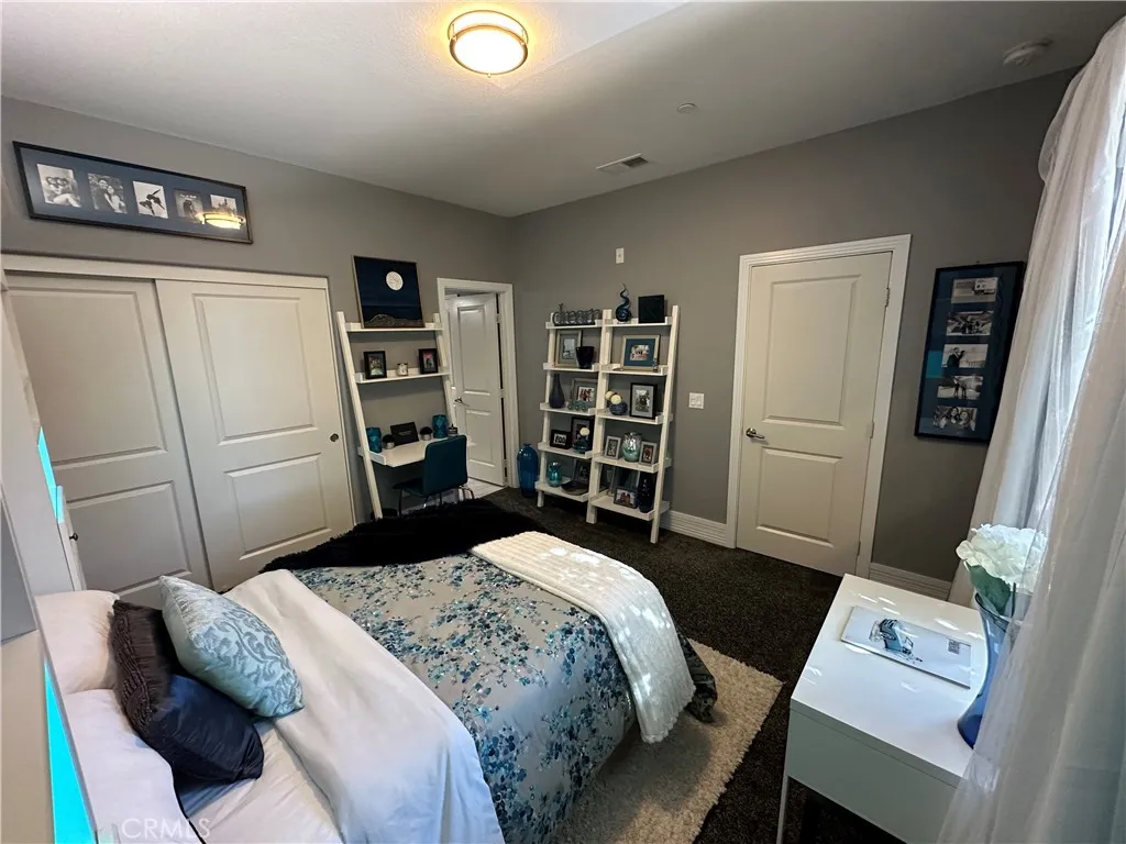 https://cdn.realtyfeed.com/cdn/127/306729053/610c8bd5303e5bc98eb26b2a57bd6bf1.webp