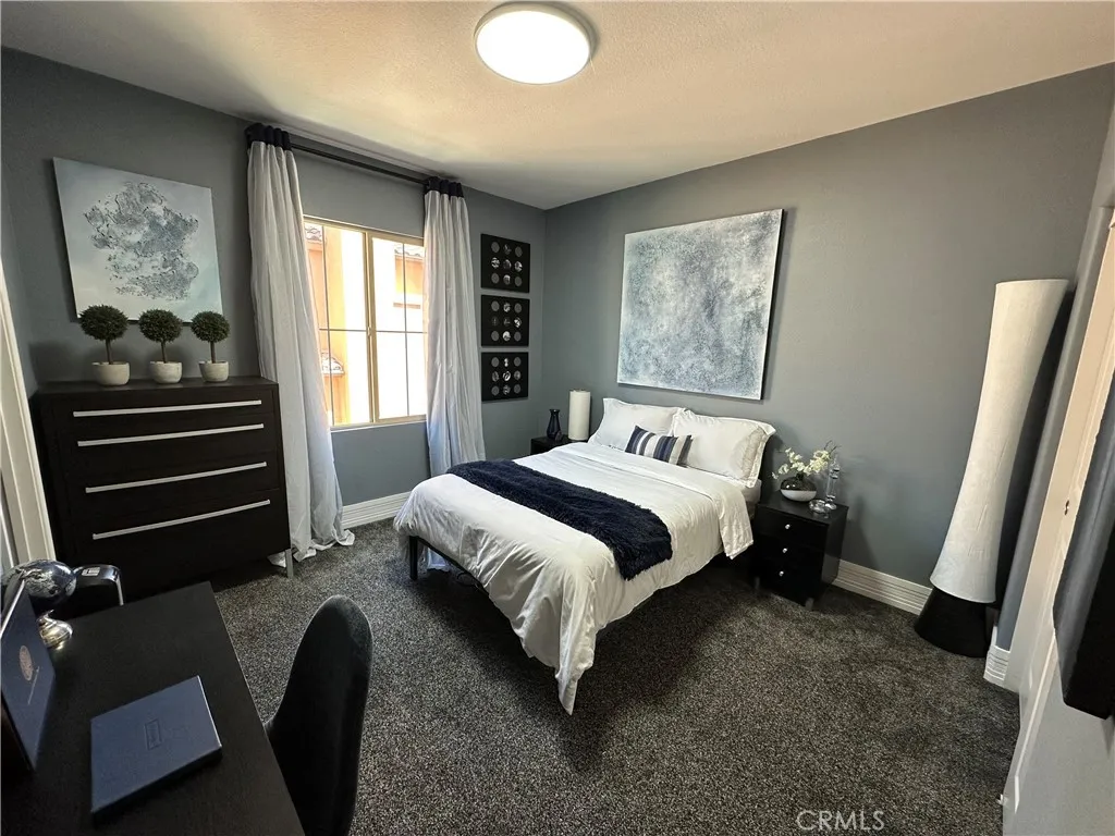 https://cdn.realtyfeed.com/cdn/127/306729053/633942aa3b24bebc31f36b48bec9603b.webp