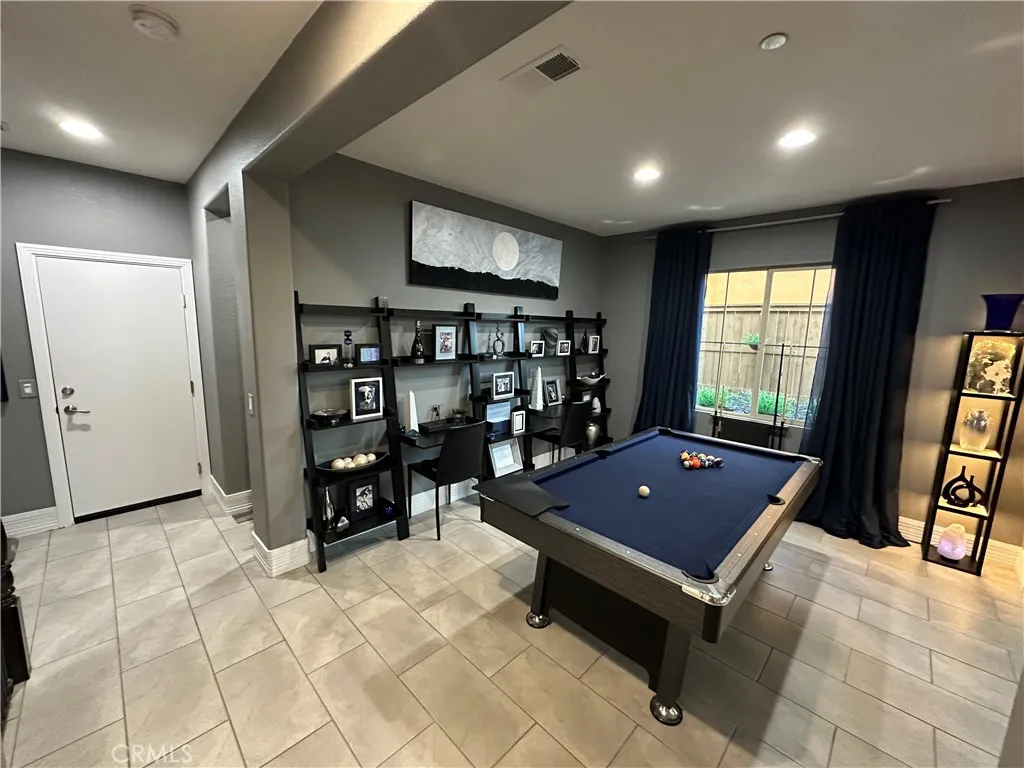 https://cdn.realtyfeed.com/cdn/127/306729053/6bf78e5e84acdf128facd6fbffbb5c95.webp