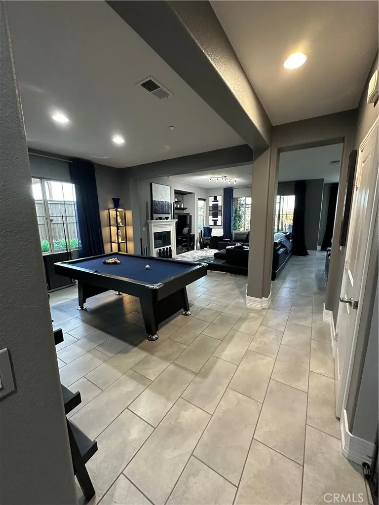 https://cdn.realtyfeed.com/cdn/127/306729053/9836efe02b24234ab46f2268f9293c99.webp