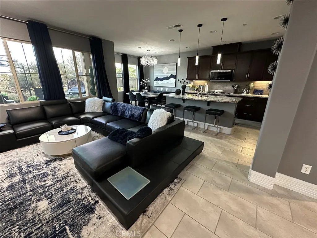 https://cdn.realtyfeed.com/cdn/127/306729053/bdbaf20f129381c3d4a8e8d224471dab.webp
